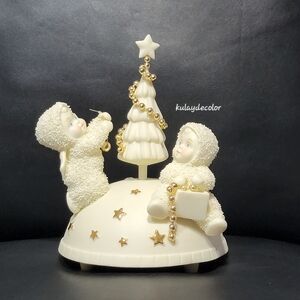 Department 56 Snowbabies Trimming the Tree Revolving Music Box O'Tannenbaum